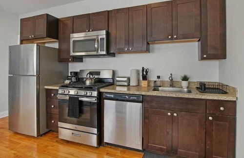 Chicago Apartment | Comfy and Serene Studio Apt in Chicago