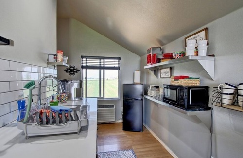 Meridian Apartment | Comfy apartment on acreage, sleeps 2