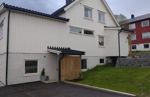 Tromso Apartment | Comfy apartment, parking and EV charging