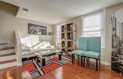 D Street - West Broadway Condo | Comfy apartment room at great location in Boston