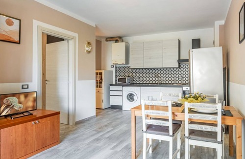 Luni Mare Apartment | Comfy Apartment x4 - w/Terrace & Private Parking