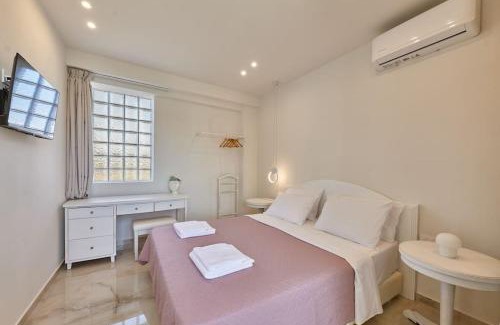 Stavromenos Apartment | Comfy apartmt near beach with pool dining area
