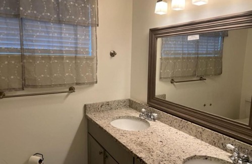 Sunbeam Apartment | Comfy Beautiful 3 bedroom Home in Jacksonville