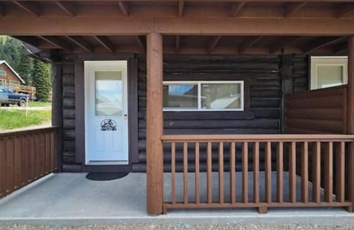 Cooke City-Silver Gate Cabin | Comfy Cabin in Cooke City