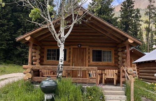Cooke City-Silver Gate Cabin | Comfy cabin is situated on the Silver Gate property which overlooks 10,000ft tall mountain peaks surrounding the town.