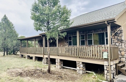 Springerville Cabin | Comfy Cabin Retreat