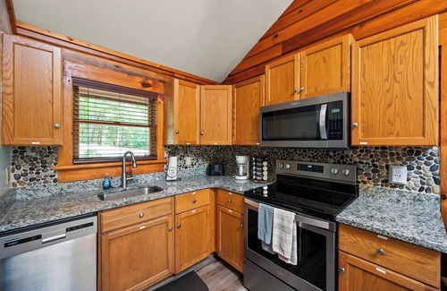 Gladehill Cabin | Comfy Cabin with stunning lake views, perfect for a serene escape at SML.