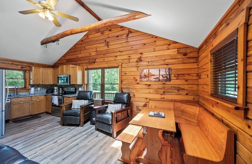 Gladehill Cabin | Comfy Cabin with stunning lake views, perfect for a serene escape at SML.