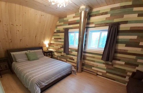 Saint Zenon Ski Chalet | Comfy chalet with lake view & private trails