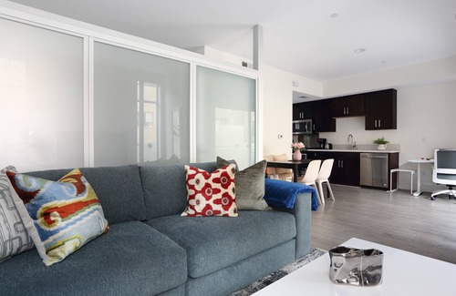 Pasadena Apartment | Comfy, Clean & Modern Pasadena Apartment