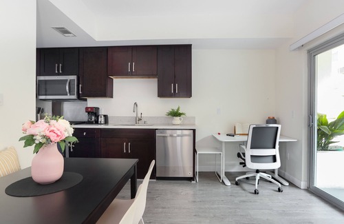 Pasadena Apartment | Comfy, Clean & Modern Pasadena Apartment