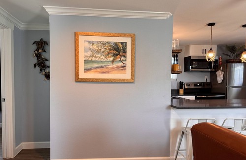 Surfside Beach House | Comfy Coastal Cottage Two