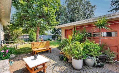 West Edmonton Villa | Comfy Corner Stays