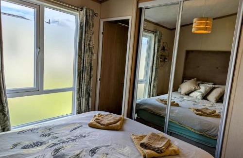 Chichester Ski Chalet | Comfy & Cosy family loving Home