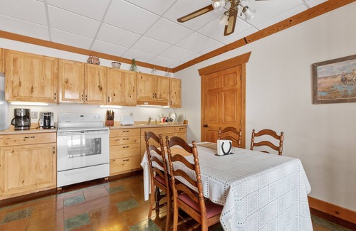 Bozeman Condo | Comfy Country Condo (West) on 10 Acres between Bozeman & Big Sky