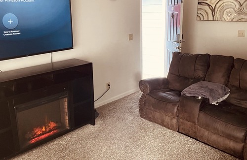Rock Hill Apartment | Comfy & Cozy 3 Bedroom Apartment Minutes away From Charlotte
