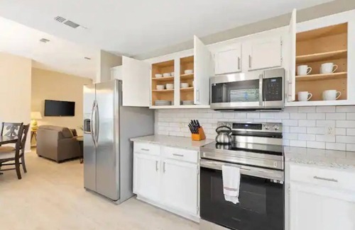 Garland House | Comfy & Cozy 4 Bedroom Retreat
