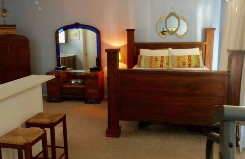 Houston Apartment | *Comfy Cozy* above garage apt w/private patio-NW Houston