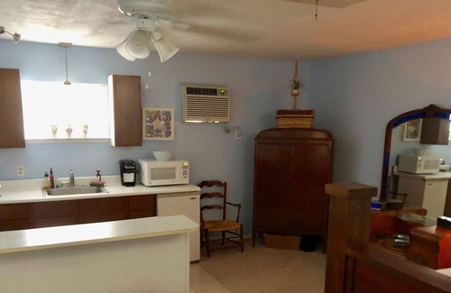 Houston Apartment | *Comfy Cozy* above garage apt w/private patio-NW Houston
