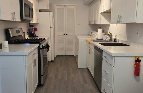 Largo Apartment | Comfy, Cozy and Conveniently Located