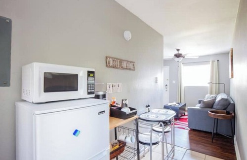 Mechanicsville Apartment | Comfy & Cozy Apt Close to Downtown ATL w/Queen Bed