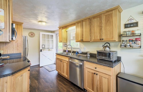 Eagle Rock House | Comfy Creekside Getaway in Eagle Rock, VA on Craig Creek, near the James River