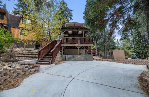 Big Bear Lake House | Comfy Cubby - Cozy mountain home in a great location near Bear Mountain Ski Resort