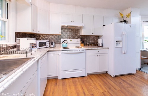 Candler Cottage | Comfy Dog Friendly Cottage w/Large Fenced Yard