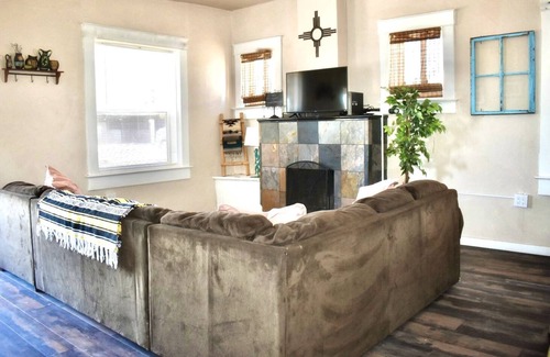 Las Cruces House | Comfy Downtown Las Cruces Stay w/ early check-in