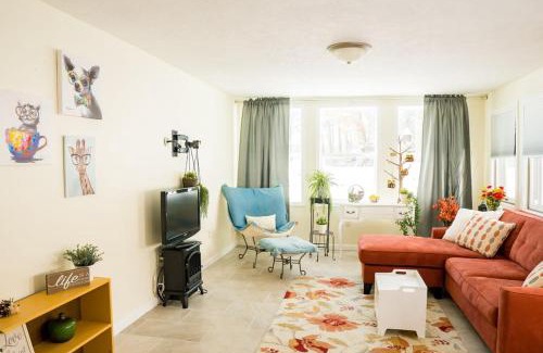 Berrien Springs House | Comfy Escape with Lake Chapin views