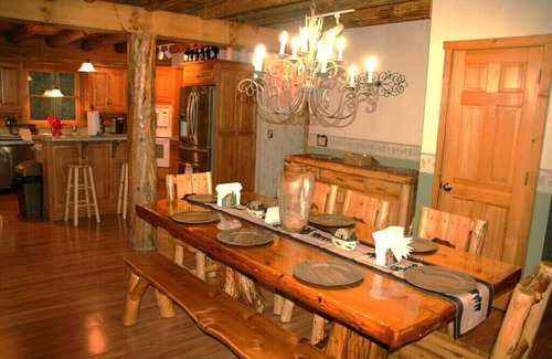 Cambridge Cabin | Comfy, Family Friendly, Cabin - Hot Tub, Fishing, Hiking, Wildlife Great Views!