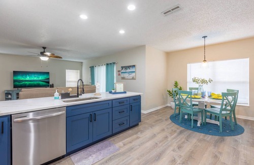 Poinciana House | Comfy & Getaway House w/Pool!