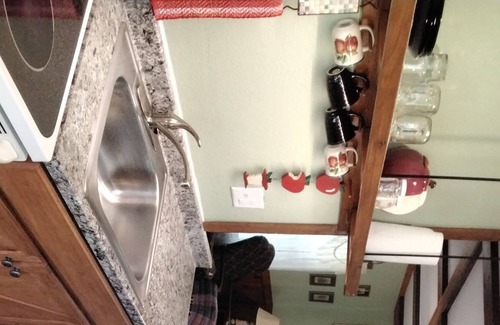 Rockaway Beach Cabin | Comfy Grama's Cabin 3 newly remodeled 2021