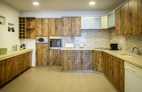 Netanya Apartment | Comfy Haven in Netanya Center by Sea N' Rent
