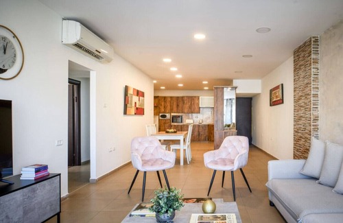 Netanya Apartment | Comfy Haven in Netanya Center by Sea N' Rent