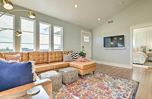 Fredericksburg House | Comfy Hill Country Haven with Private Hot Tub!