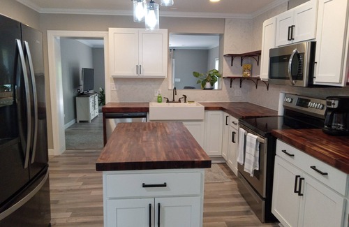 Woodfield House | Comfy Home in a Great Location!
