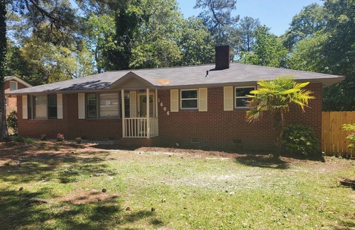 Woodfield House | Comfy Home in a Great Location!