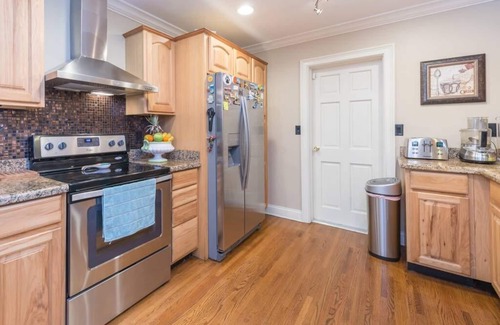 Fairview Shores House | Comfy Home in Winter Park, can accommodate up 6 guests!