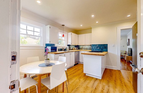 South Delridge House | Comfy home with full kitchen, TV, & board games - close to park & attractions