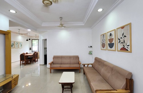 Vadodara Apartment | Comfy Homestay at Prime Location — everything within 5 miles