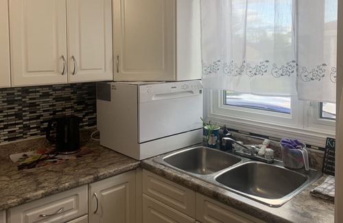 Thompson House | Comfy house with 3 bedrooms and 2 washrooms