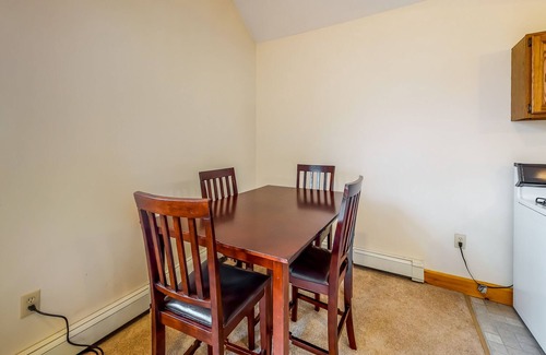 Waitsfield Apartment | Comfy lodge style apartment w/ a loft, free WiFi, and full sized kitchen!