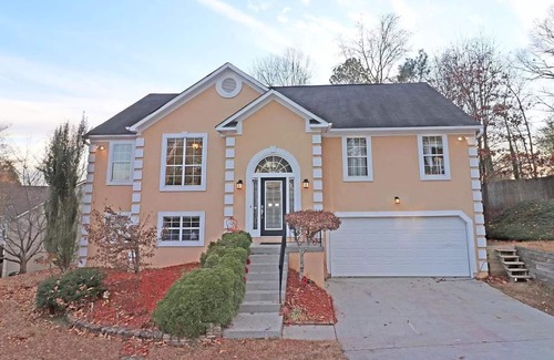 Lawrenceville House | Comfy Meets Spacious & Peaceful