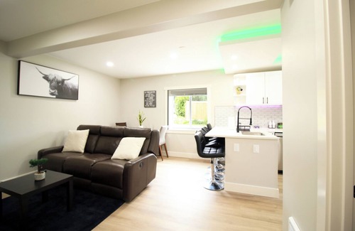 Northwest Everett House | Comfy Modern Historic Everett Stay A
