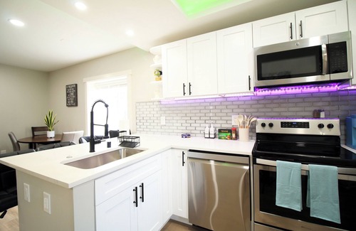 Northwest Everett House | Comfy Modern Historic Everett Stay A