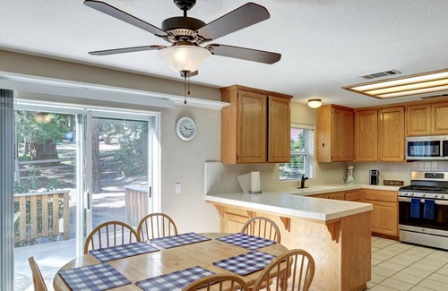 Wrightwood House | Comfy, Modern Mt. Home hosted by Lisa's Lodging