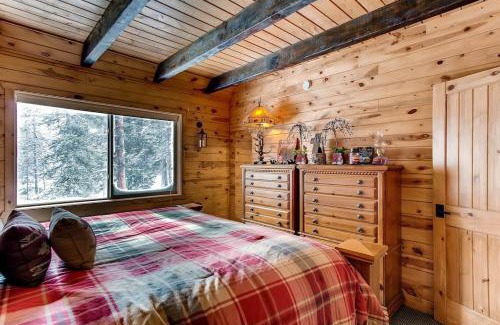 Valley of the Sun House | Comfy Mountain Cabin with Privacy and Great Views - Whimsical Hollow