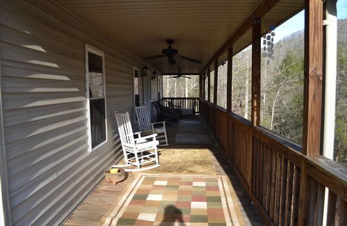 Hendersonville House | Comfy Mountain Home Near Everything Yet Private