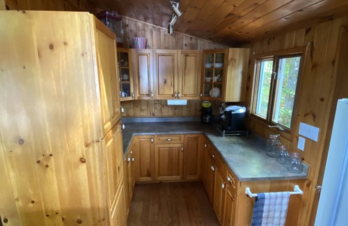 Lake of Bays Cottage | Comfy Muskoka cottage on a quiet bay for year round fun and relaxation